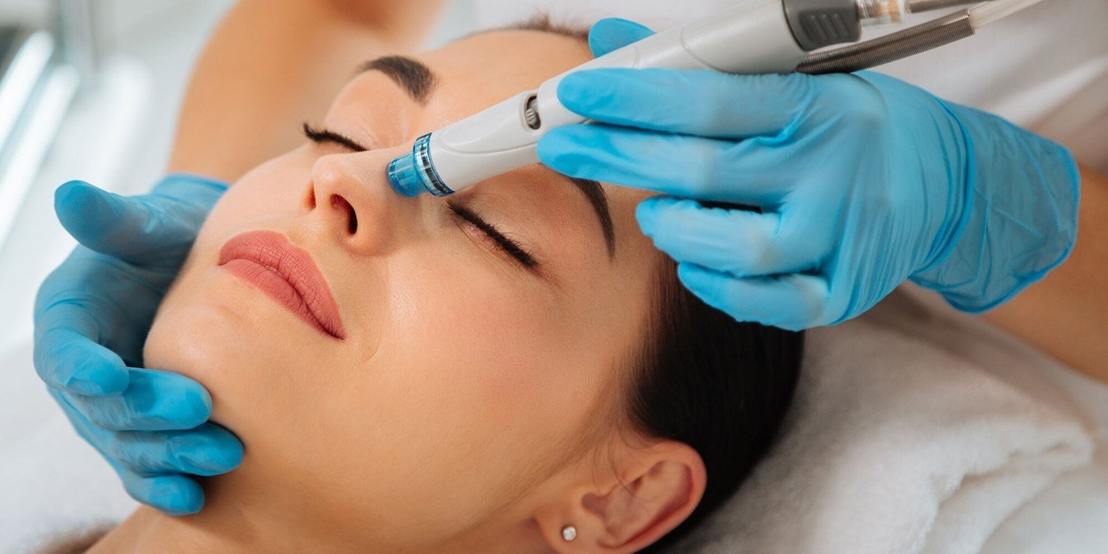 HydraFacial treatment in progress at Angel Life Cosmetology, Gomti Nagar, Lucknow