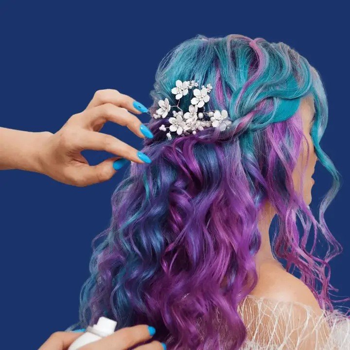 Hair styling work at Deep Herbal Beauty Parlour Lucknow