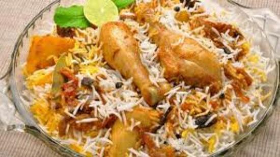 Chicken biryani bowl at Idrees Biryani, Chowk Lucknow