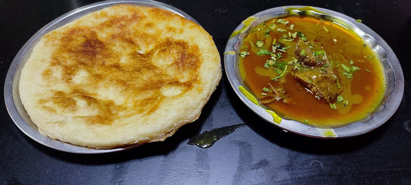 Kulcha with nihari bowl, Lucknow Mughlai food