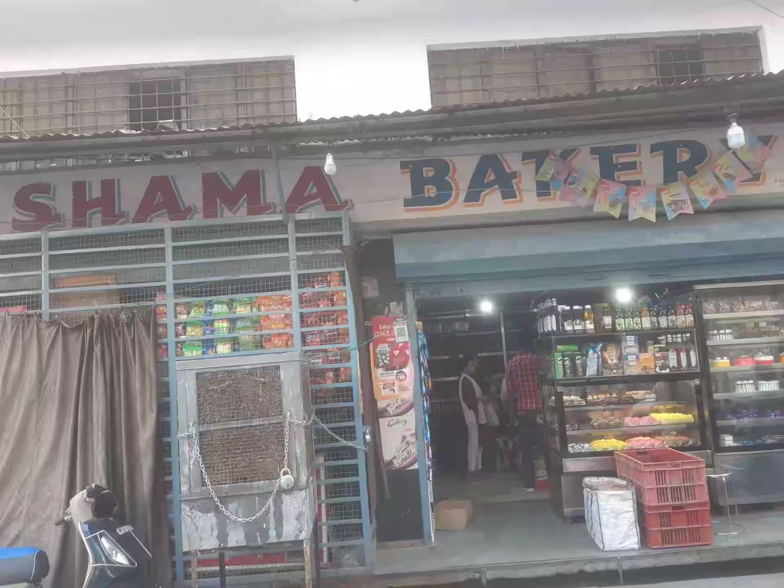 Shama Bakery shopfront, Aminabad Lucknow